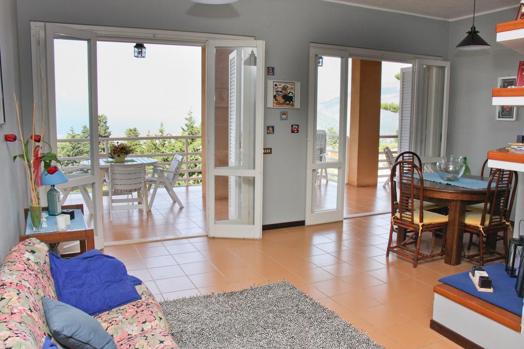 Lomarchi Holiday Home Carini Exterior foto